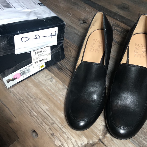 BNIB naturalizer black heeled loafers - Picture 8 of 9